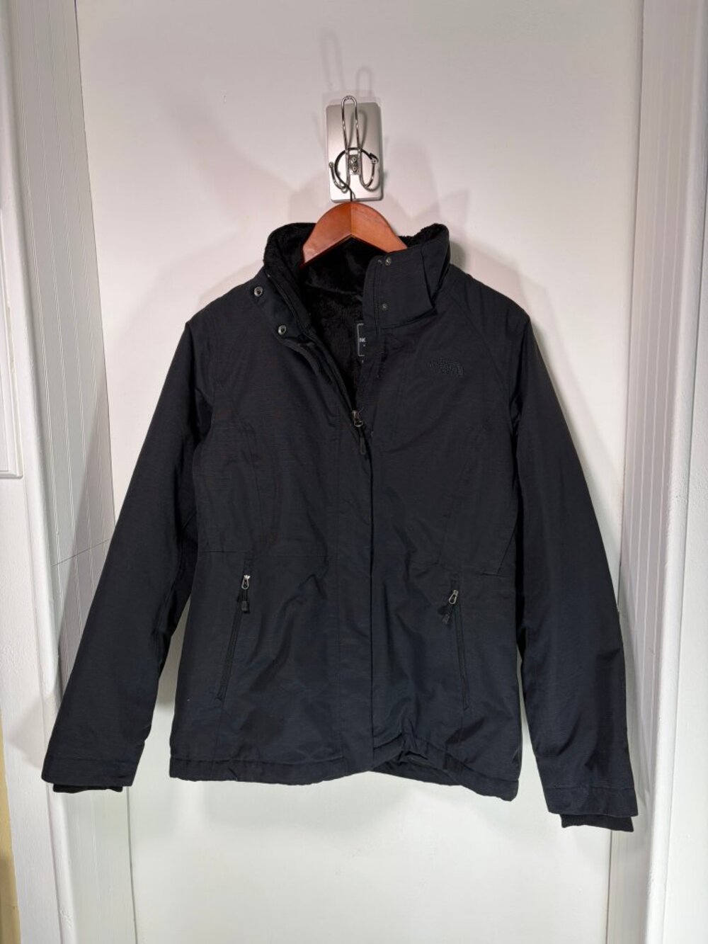 The North Face HyVent Insulated Jacket Women's M Black *No Hood Waterproof Plush